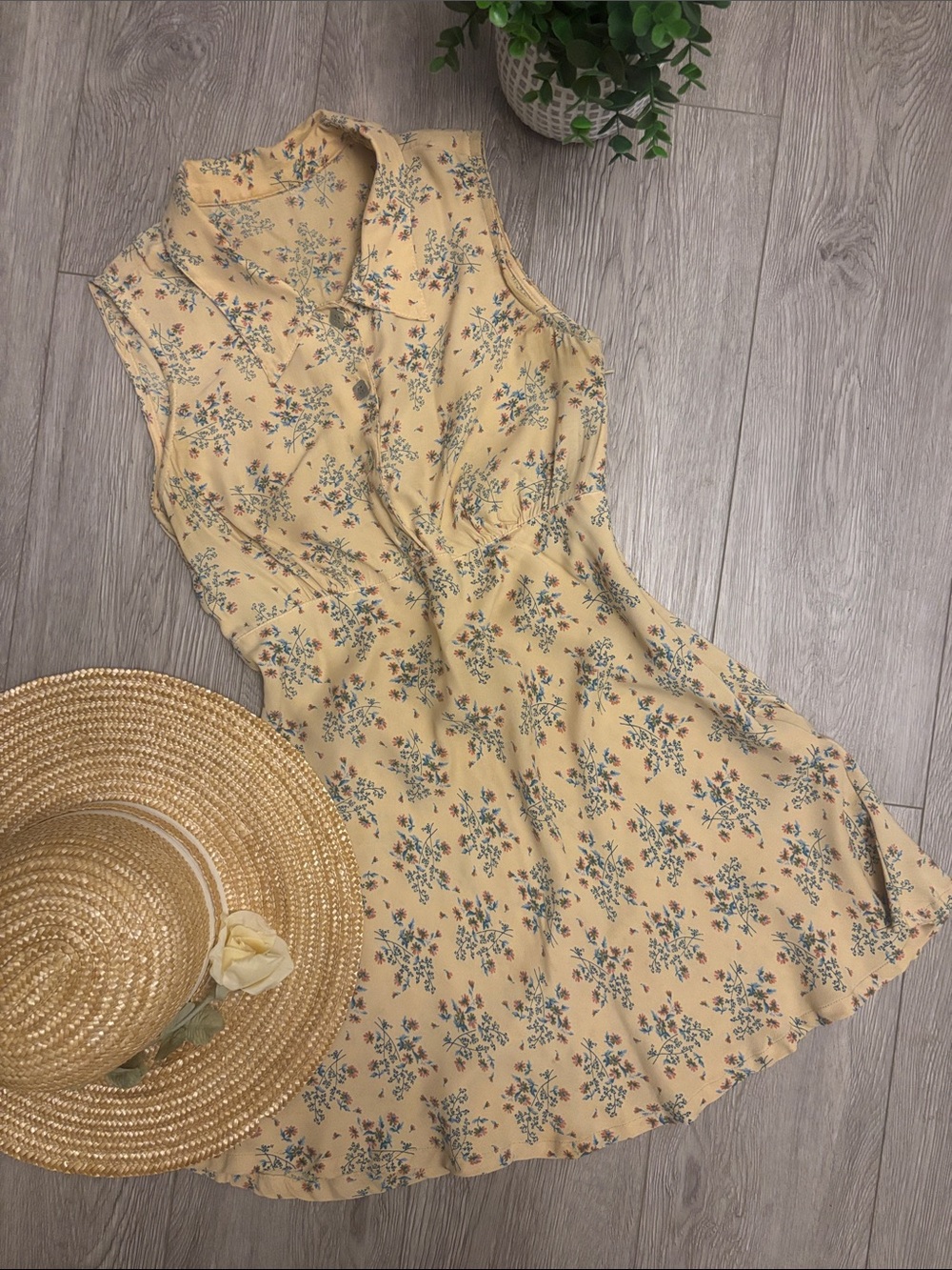 Vintage 90s Cottagecore Prairie Girl Yellow Floral Sleeveless Collared Sundress